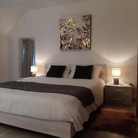 Bousignies-sur-Roc Maison De Campagne En Pierre Bleue-Wifi Et Parking מראה חיצוני תמונה